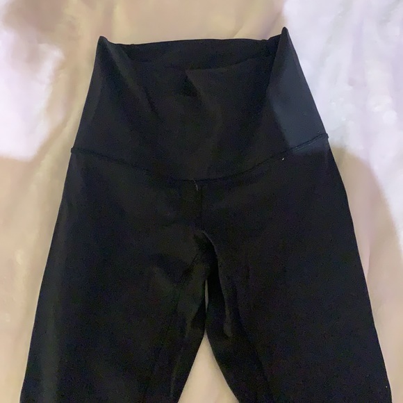 LULU LEMON black high rise leggings + mesh strip size us 4🖤 - Picture 3 of 4